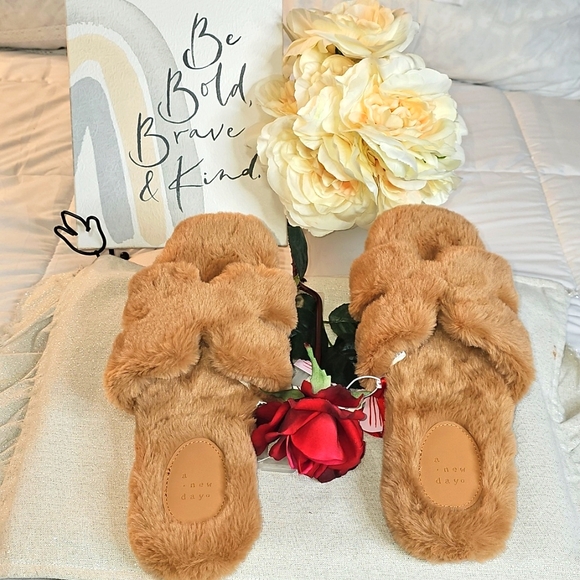 A New Day Slippers Intimates Cozy Elegant Wear - Picture 12 of 12